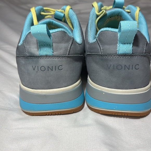 Vionic Rechelle Sneaker- Light Grey
Suede Leather size 9 - Picture 5 of 11